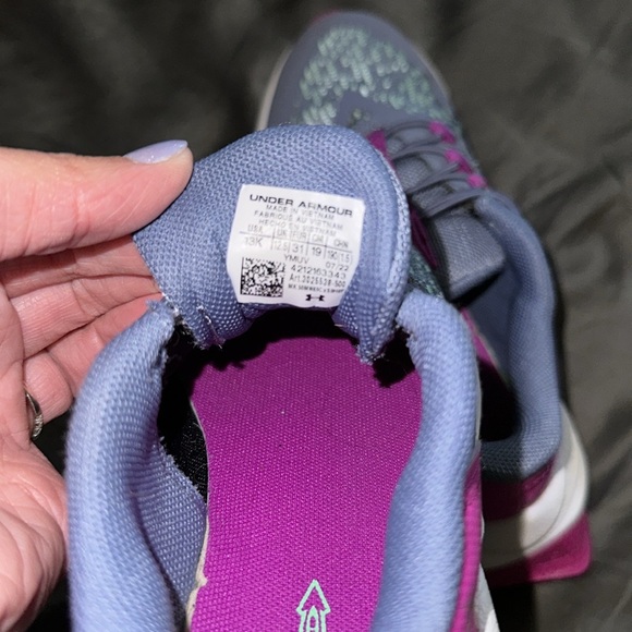 Under Armour Sneakers, kids size 13 - Picture 4 of 5